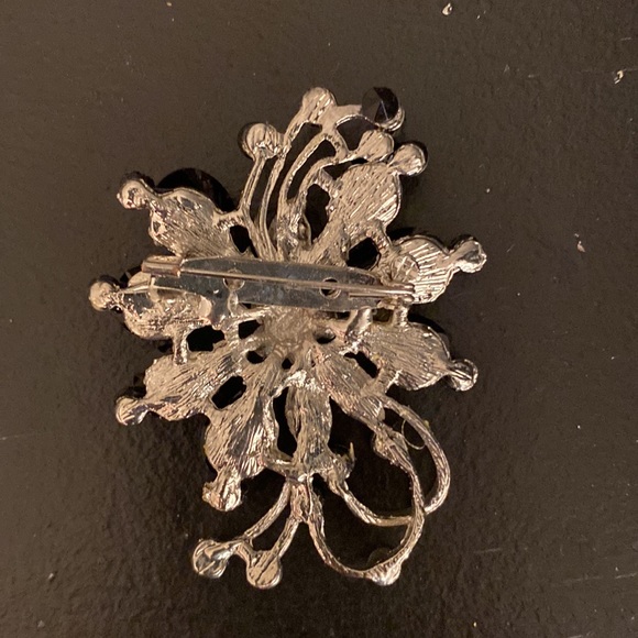 Bring me back to the 1920’s style Brooch - Picture 3 of 3